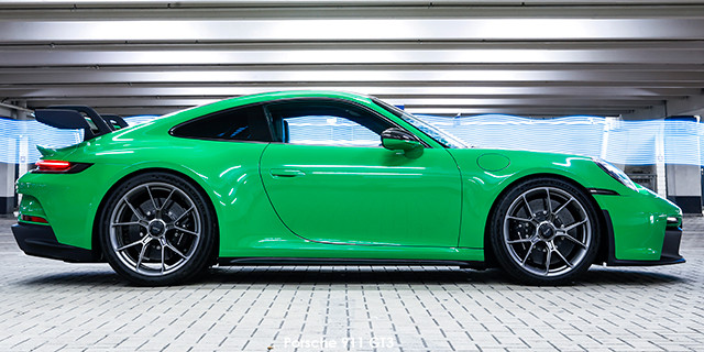Surf4Cars_New_Cars_Porsche 911 GT3 auto_2.jpg